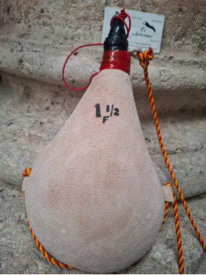 BOTA DE VINO DE PEZ LITRO Y MEDIO RECTA BLANCA